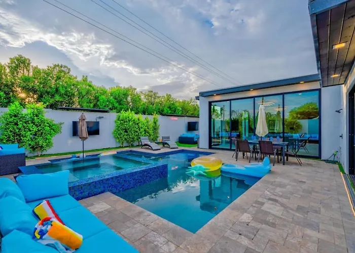 Luxury 5mins To Old Town W Pool Fire Pit And Bbq