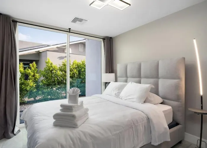Luxury 5mins To Old Town W Pool Fire Pit And Bbq Villa