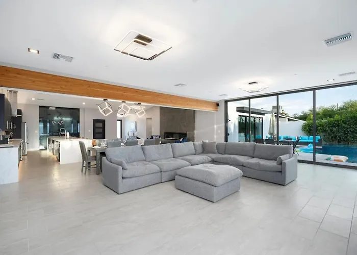 Luxury 5mins To Old Town W Pool Fire Pit And Bbq Villa *