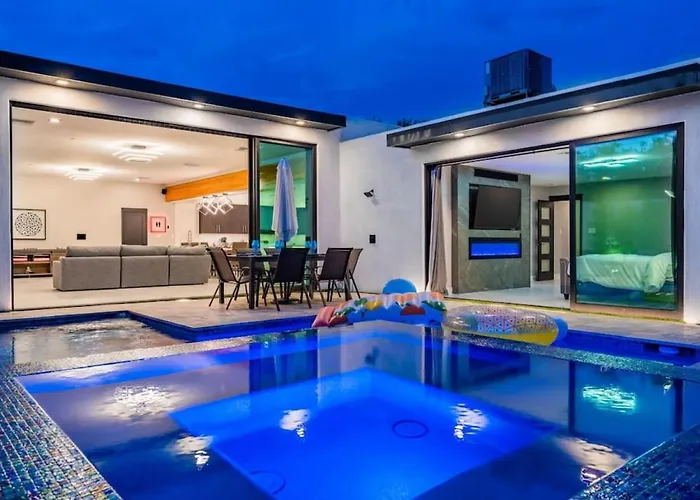 Luxury 5mins To Old Town W Pool Fire Pit And Bbq Scottsdale