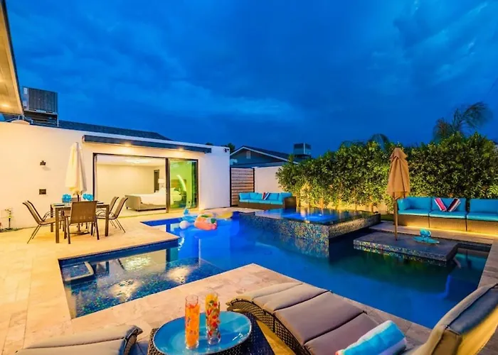 Luxury 5mins To Old Town W Pool Fire Pit And Bbq