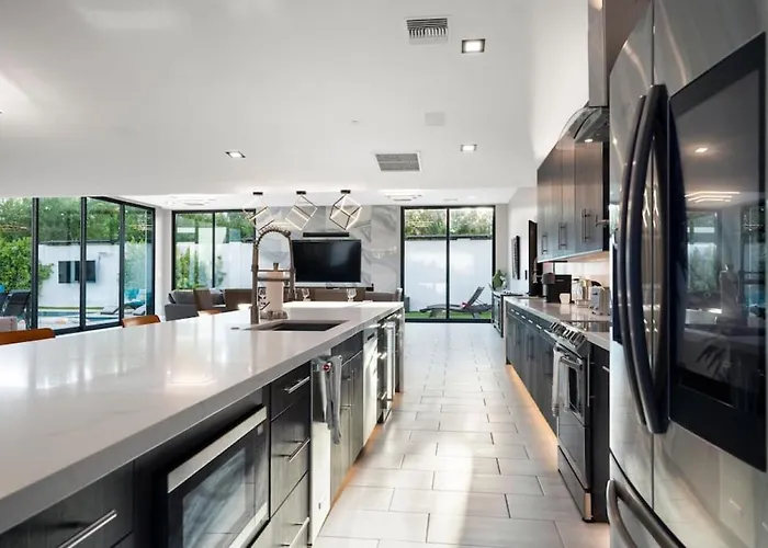 Villa Luxury 5mins To Old Town W Pool Fire Pit And Bbq