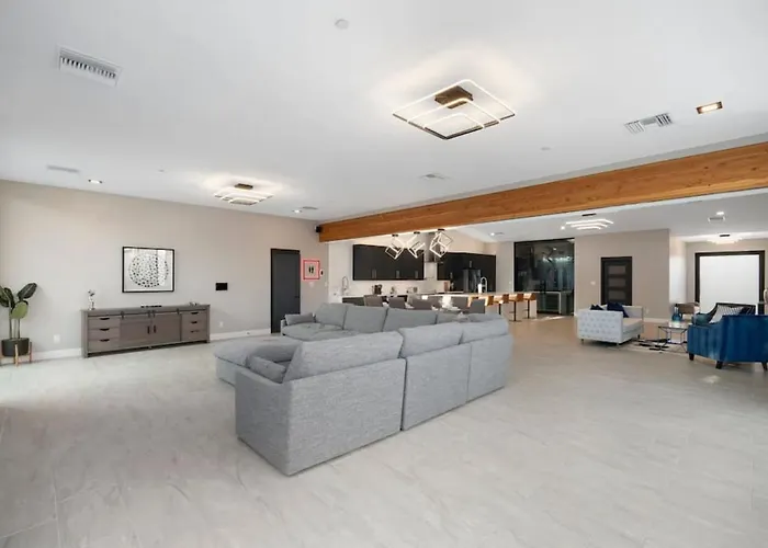 Villa Luxury 5mins To Old Town W Pool Fire Pit And Bbq *