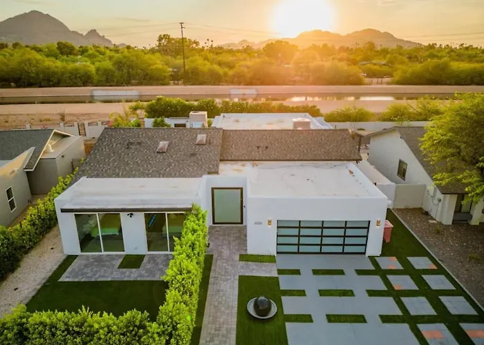 Luxury 5mins To Old Town W Pool Fire Pit And Bbq Villa Scottsdale